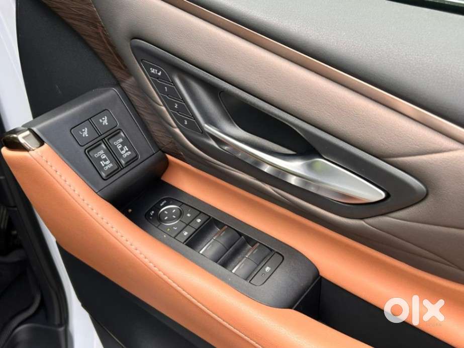 Toyota Vellfire Vip – Executive Lounge, 2024, Petrol