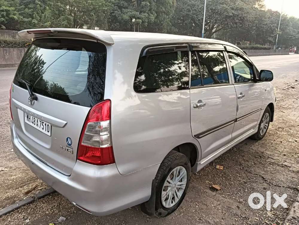 Toyota Innova 2012