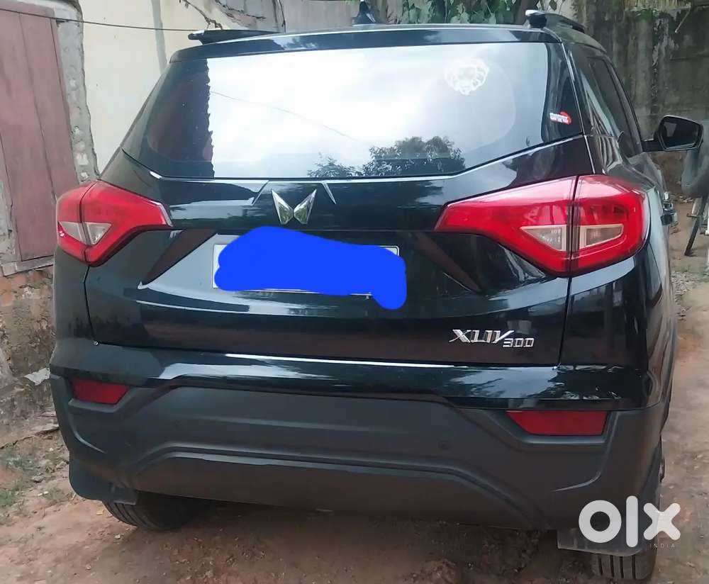 Mahindra Xuv300 2024 Petrol Well Maintained New Car With Sunroof