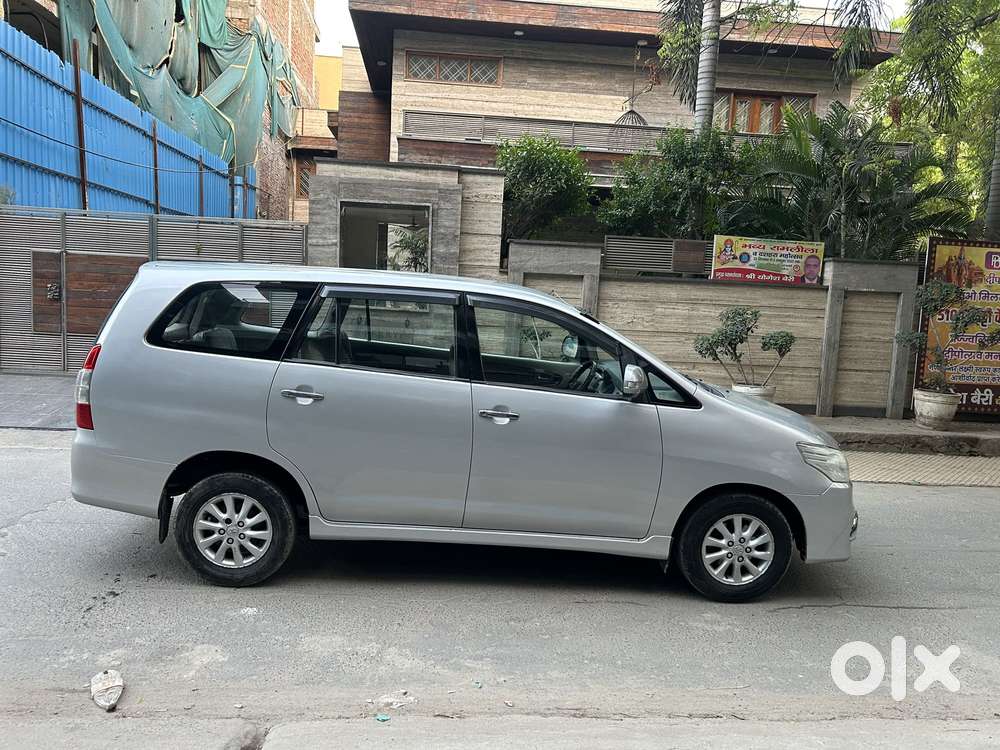 Toyota Innova 2.5 Vx 8 Str Bs-iii, 2014, Diesel