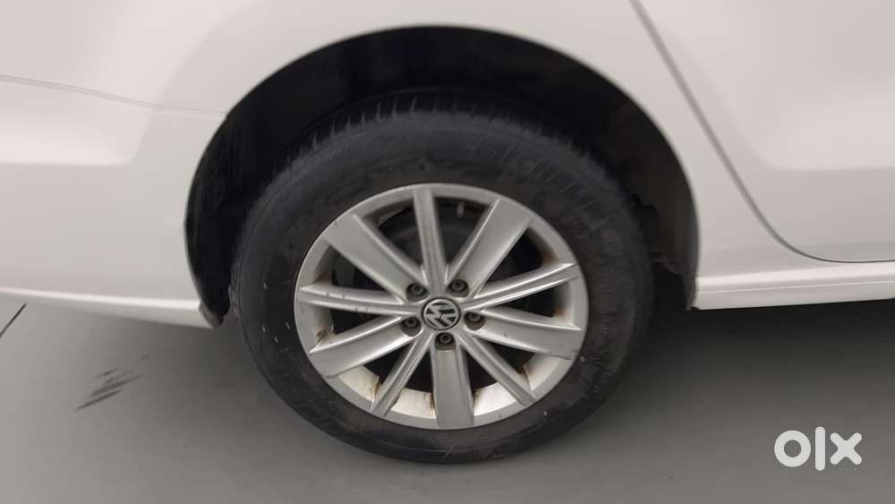 Volkswagen Vento 1.6 Highline, 2016, Petrol