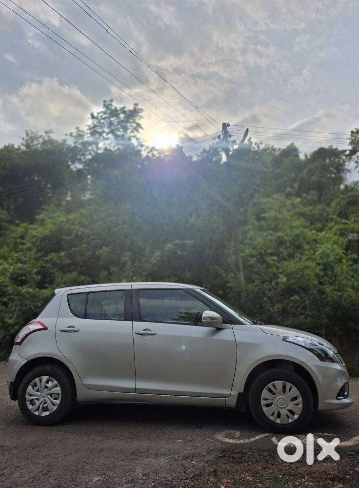 Maruti Suzuki Swift Vxi + Manual, 2017, Petrol
