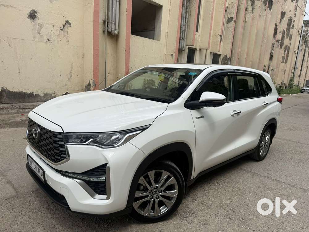 Toyota Innova Hycross 2.0 Zx Hybrid 7 Str, 2024, Petrol