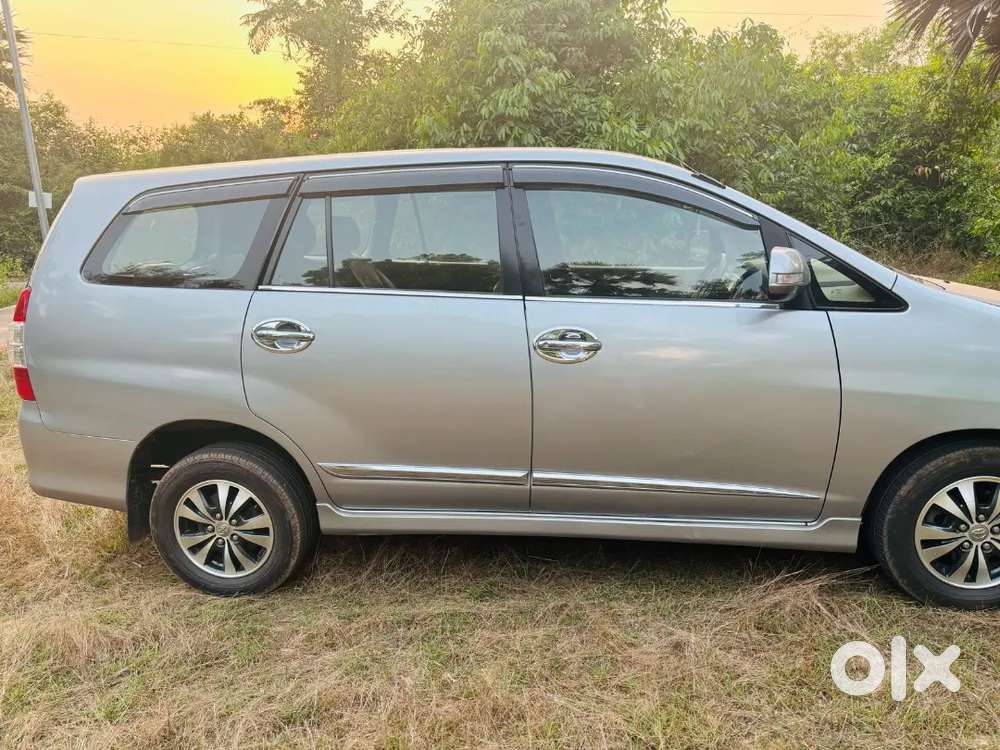 Toyota Innova 2015