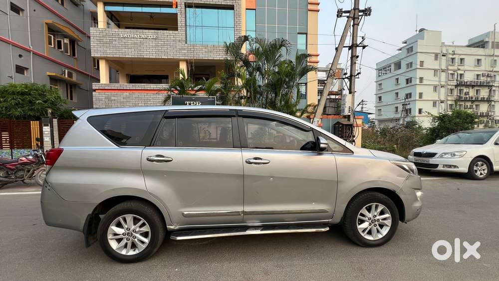 Toyota Innova Crysta 2.4 G Plus Mt 7 Str, 2017, Diesel