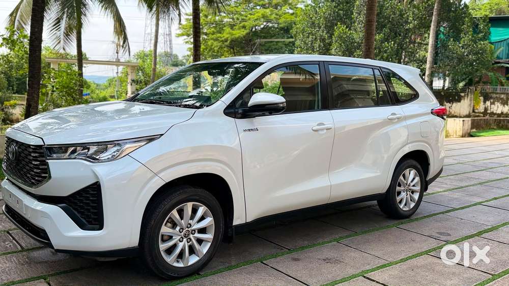 Toyota Innova Hycross 2.0 Vx Hybrid 7 Str, 2023, Petrol