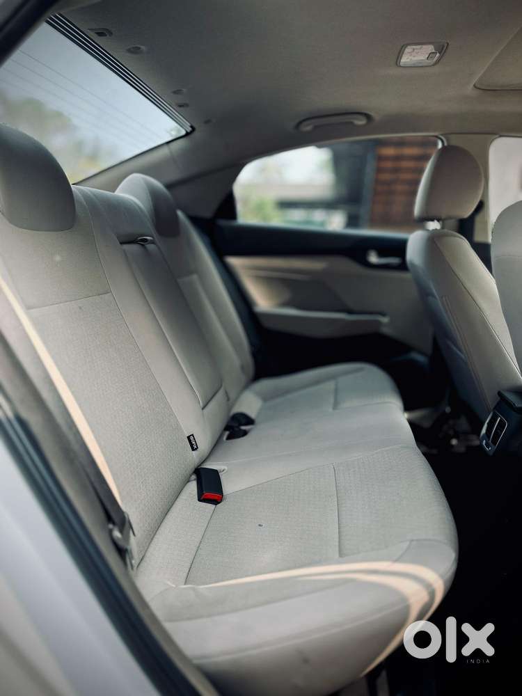 Hyundai Verna 1.5 Sx Diesel At, 2022, Diesel