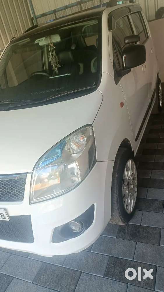 Alloy Wheels Touch Screen Reverse Camera Centre Lock