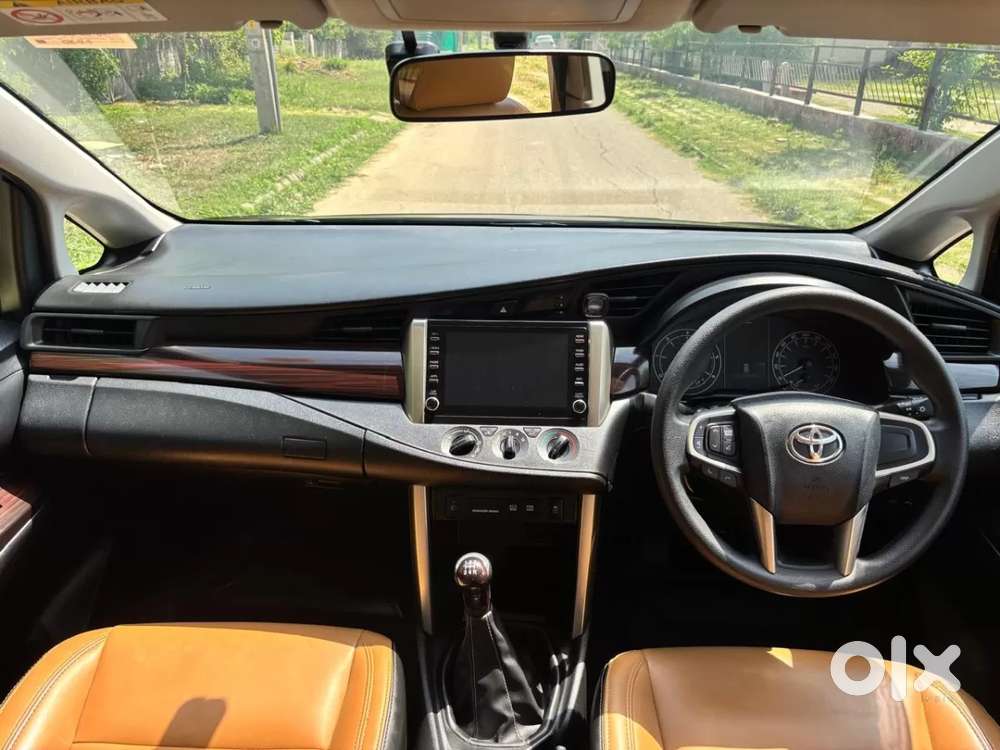 Toyota Innova Crysta 2.4 G Plus Mt 7 Str, 2024, Diesel