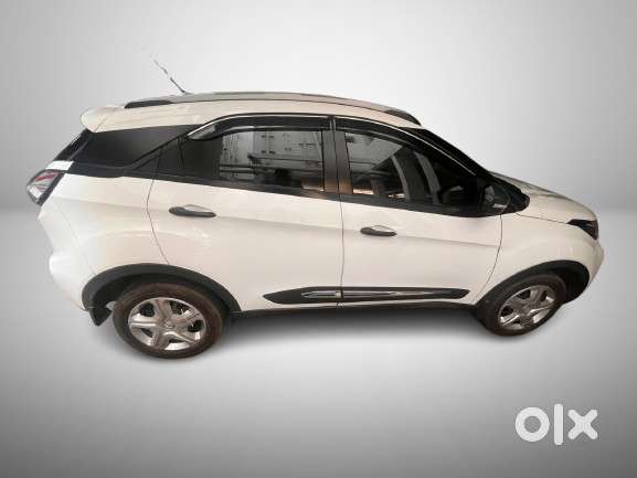 Tata Nexon 1.2 Revotron Xma Amt (s), 2022, Petrol