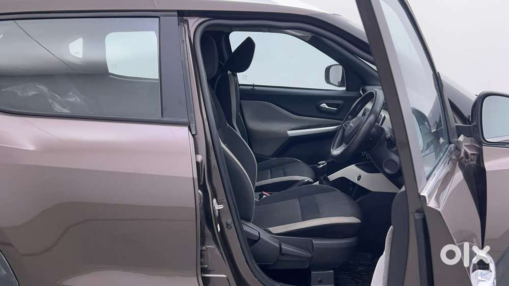 Nissan Magnite Xv Turbo, 2022, Petrol