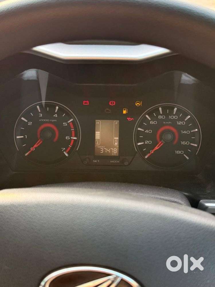 Mahindra Kuv 100 K8 5str, 2017, Petrol