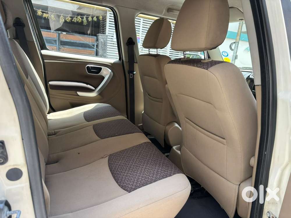 Mahindra Tuv 300 Mhawk100 T8, 2017, Diesel