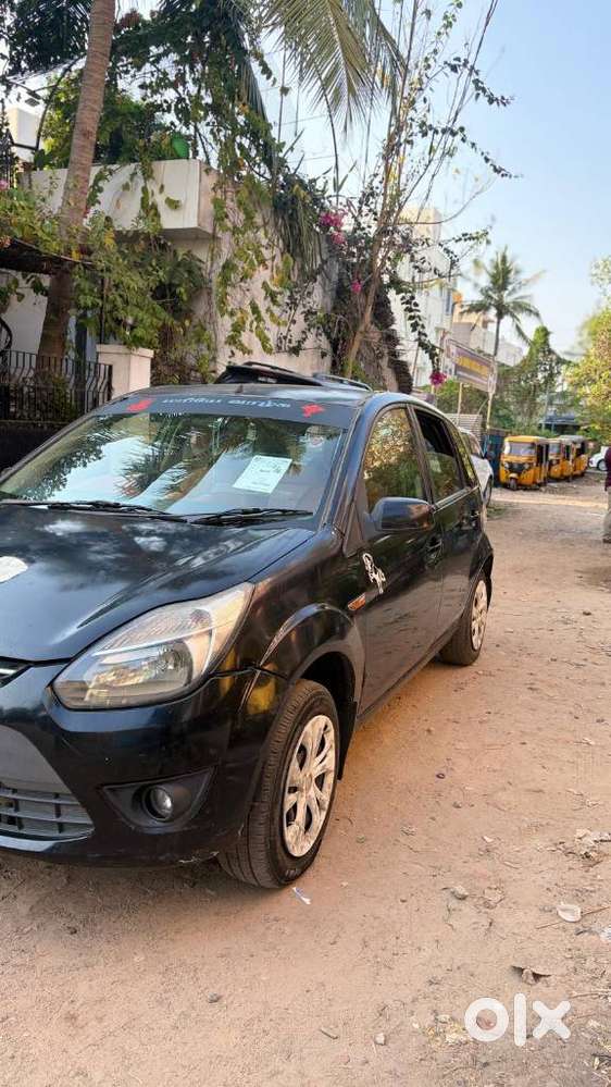 Ford Figo, 2010, Petrol