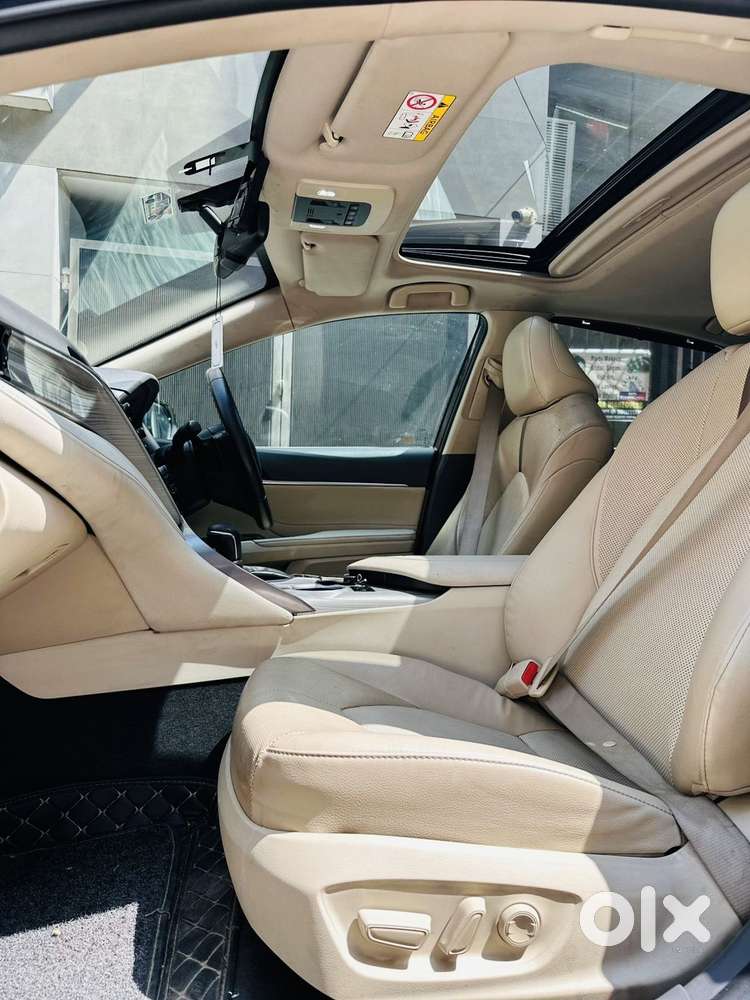 Toyota Camry Hybrid, 2020, Petrol