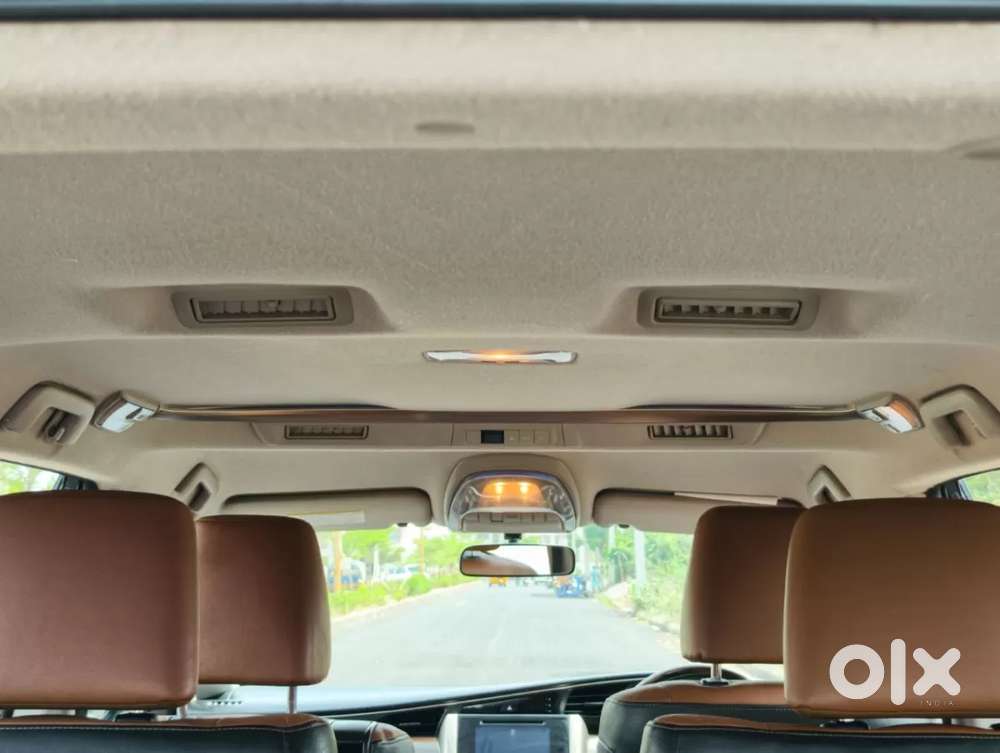 Toyota Innova Crysta 2.8 Zx At 7 Seater, 2017, Diesel