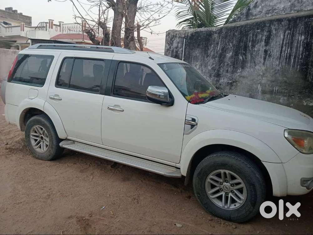 Ford Endeavour 2012