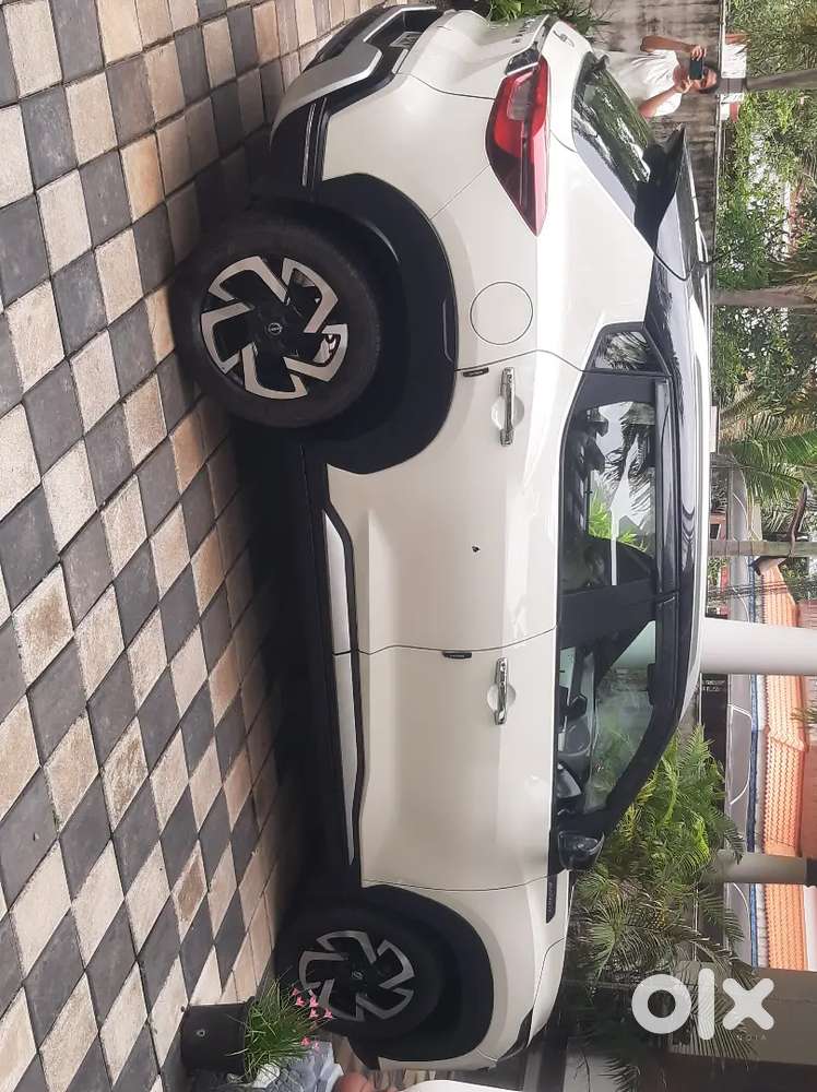 Dual Tone Xv Magnite No Accidents, Company Service, Brand New Battery