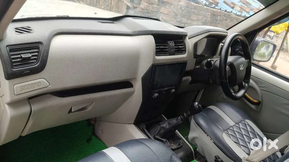 Mahindra Scorpio Diesel Automatic 2015