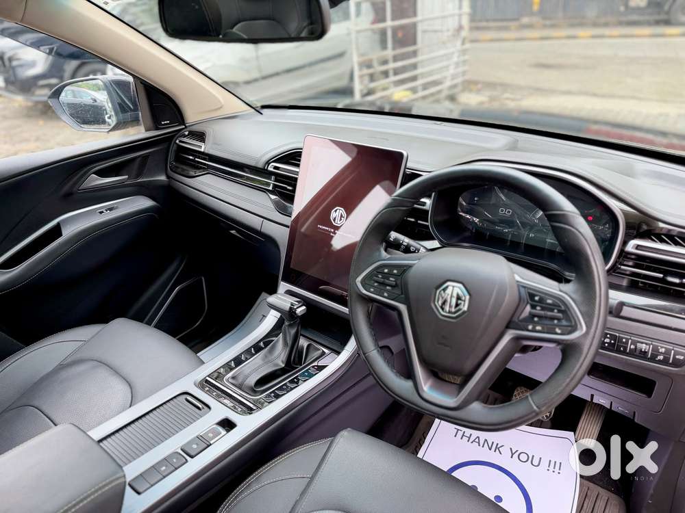 Mg Hector Plus Sharp Pro Blackstorm 1.5 Turbo Petrol Cvt 7 Str, 2024..