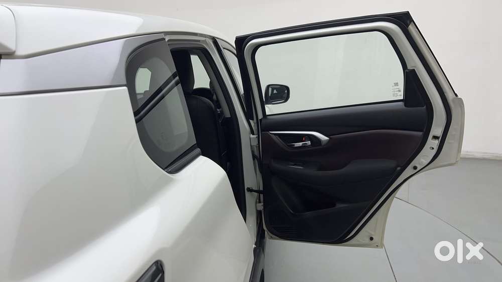Maruti Suzuki Grand Vitara 1.5 Delta Smart Hybrid At, 2023, Petrol