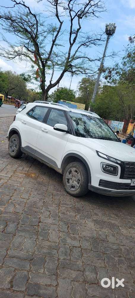 Hyundai Venue S (o) 1.2 Petrol Knight Edition, 2025, Petrol