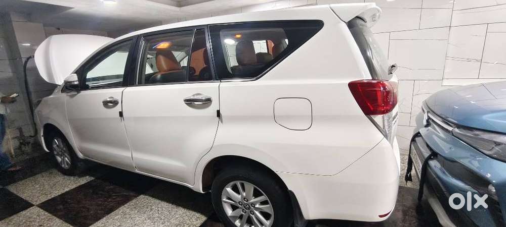 Toyota Innova Crysta 2.4 V 8 Str, 2017, Diesel