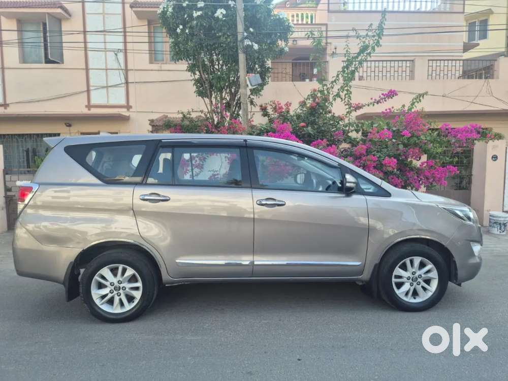 Toyota Innova Crysta [2020-ongoing] 2.4 Gx 7 Str, 2017, Diesel