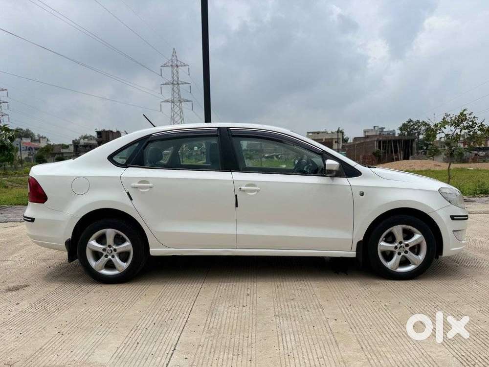 Skoda Rapid 1.5 Tdi Ambition Plus, 2015, Diesel