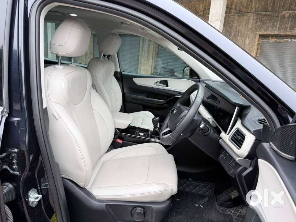 Mahindra Xuv700 2.2 Ax 7 Diesel Mt Luxury Pack Str, 2023, Diesel