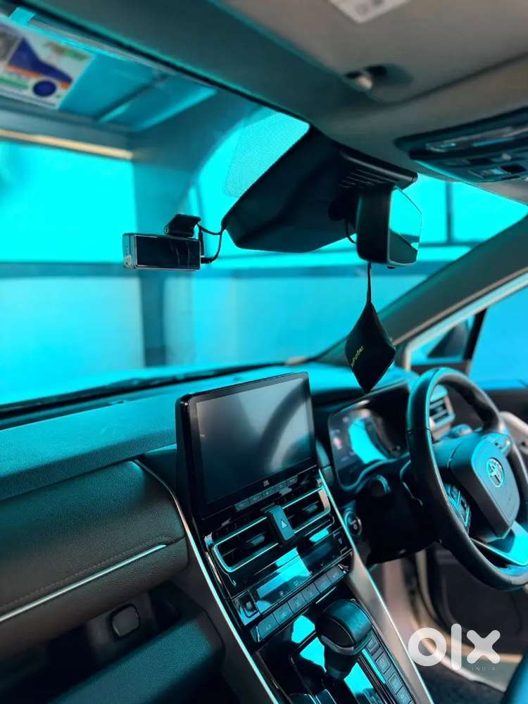 Toyota Innova Hycross 2023