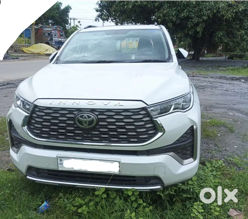 Toyota Innova Hycross 2024 With Mileage