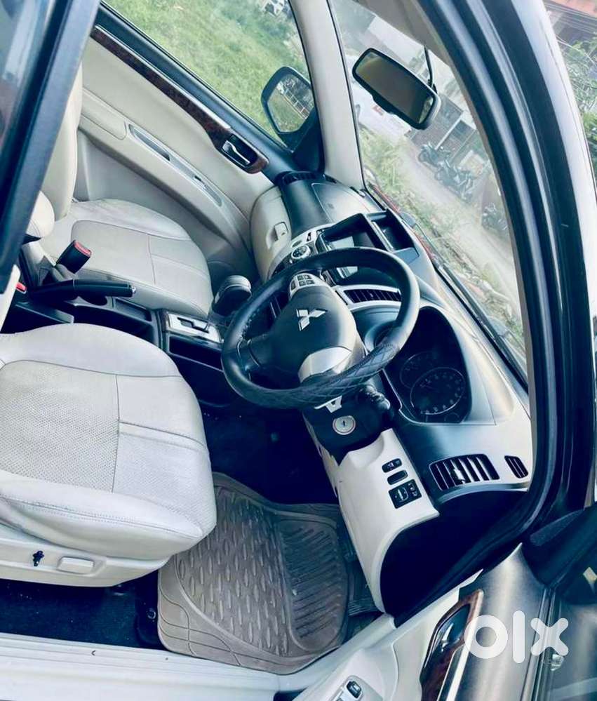 Mitsubishi Pajero Sport 2015