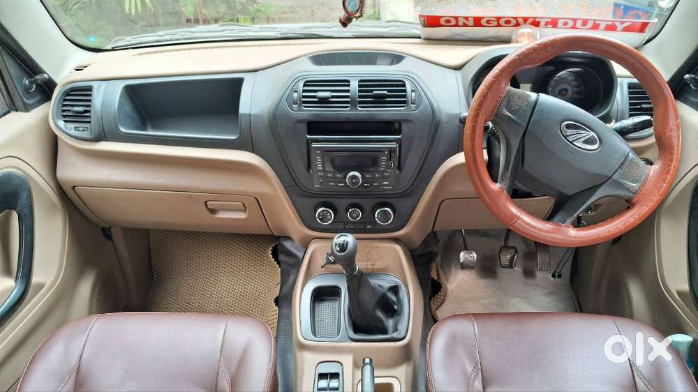 Mahindra Tuv 300 T4 2017