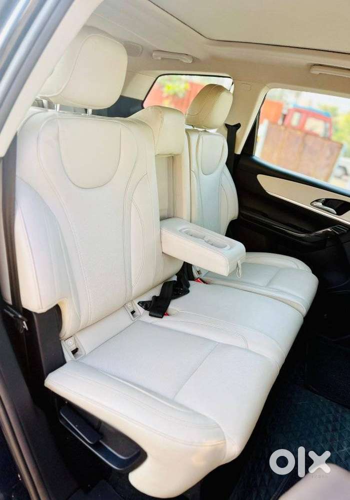 Mahindra Xuv700 2.2 Ax 7 Diesel At Luxury Pack Str, 2023, Diesel