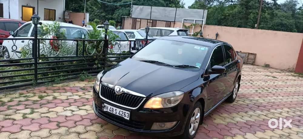 Skoda Rapid 2014 Diesel Well Maintained..all New Tyres Smooth Engine..