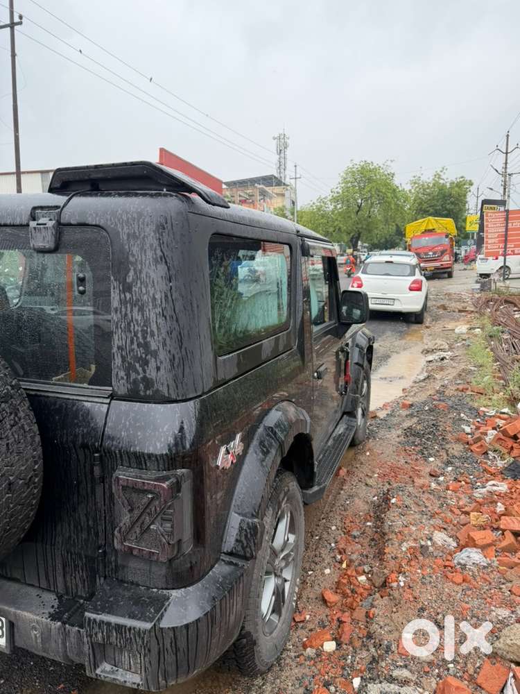 Mahindra Thar Petrol 2023