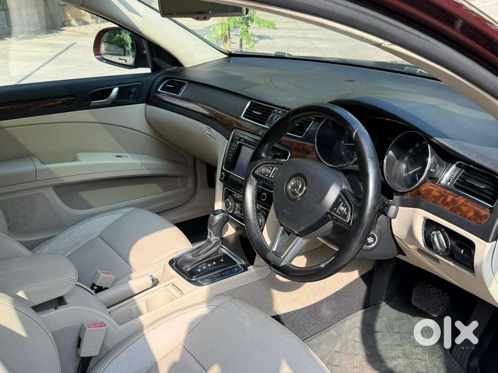 Skoda Superb [2014-2016] 1.8 Style Tsi At, 2015, Petrol