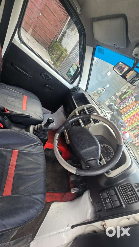 Maruti Suzuki Eeco 7 Seater Standard, 2017, Petrol