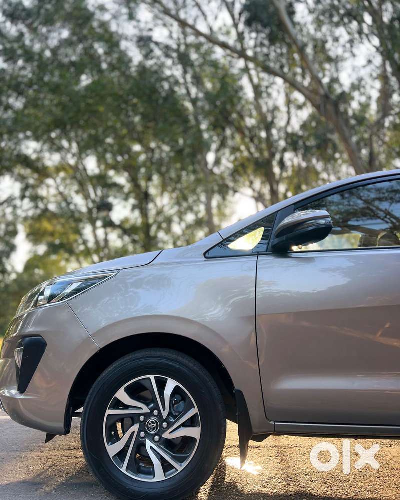 Toyota Innova Crysta [2020-ongoing] 2.4 Gx At 7 Str, 2021, Diesel