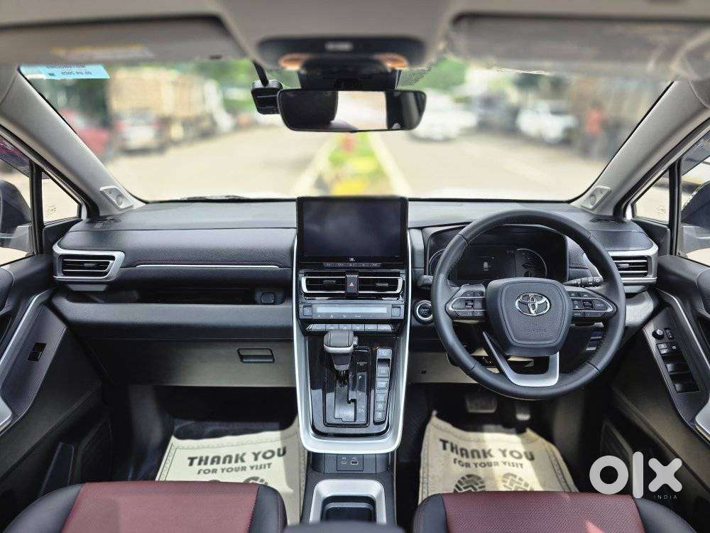 Toyota Innova Hycross 2.0 Zx (o) Hybrid 7 Str, 2025, Petrol
