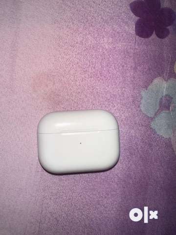 Apple AirPods Pro good 1st Gen with box and charging cable