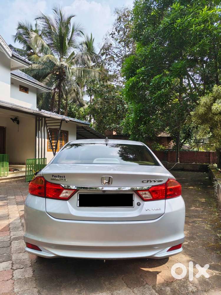 Honda City V (manual) 2014
