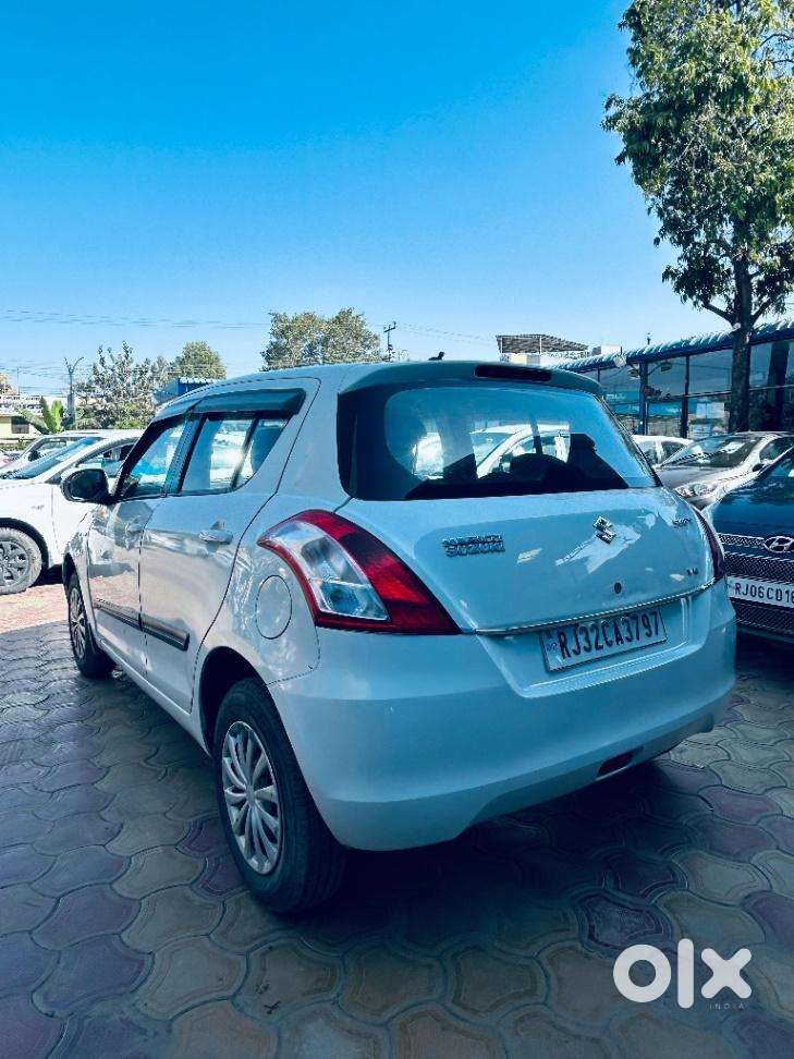 Maruti Suzuki Swift Vxi + Manual, 2016, Petrol