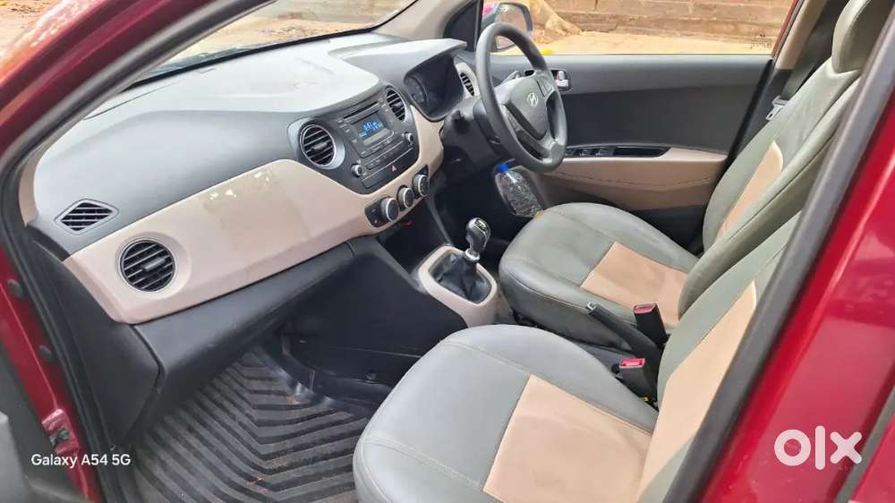 Hyundai Grand I10 Sportz 2015 Diesel 2nd Owner