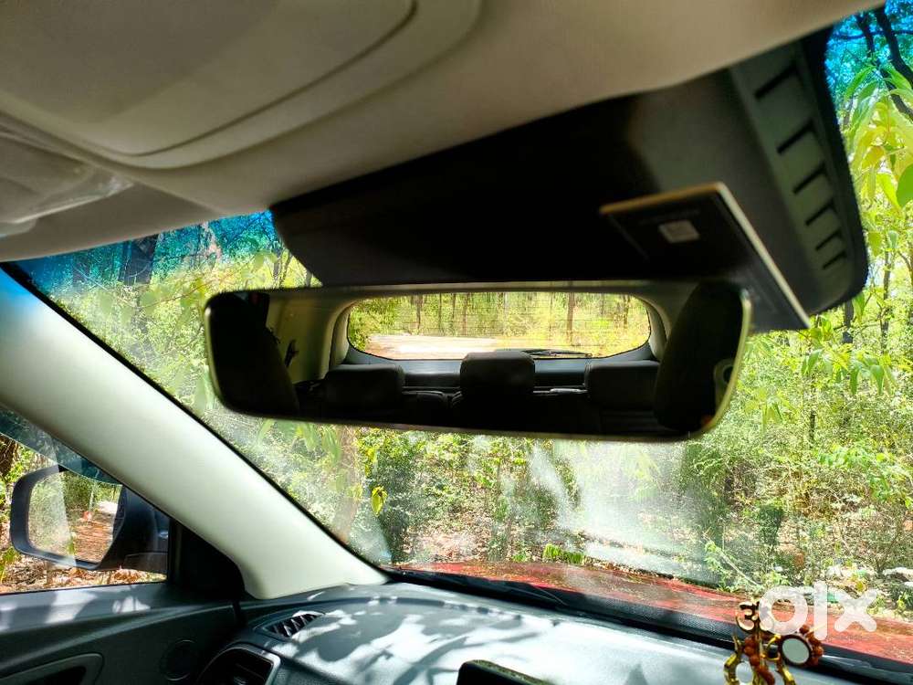 Mahindra Xuv 3xo Ax5l Petrol Manual (top Variant)