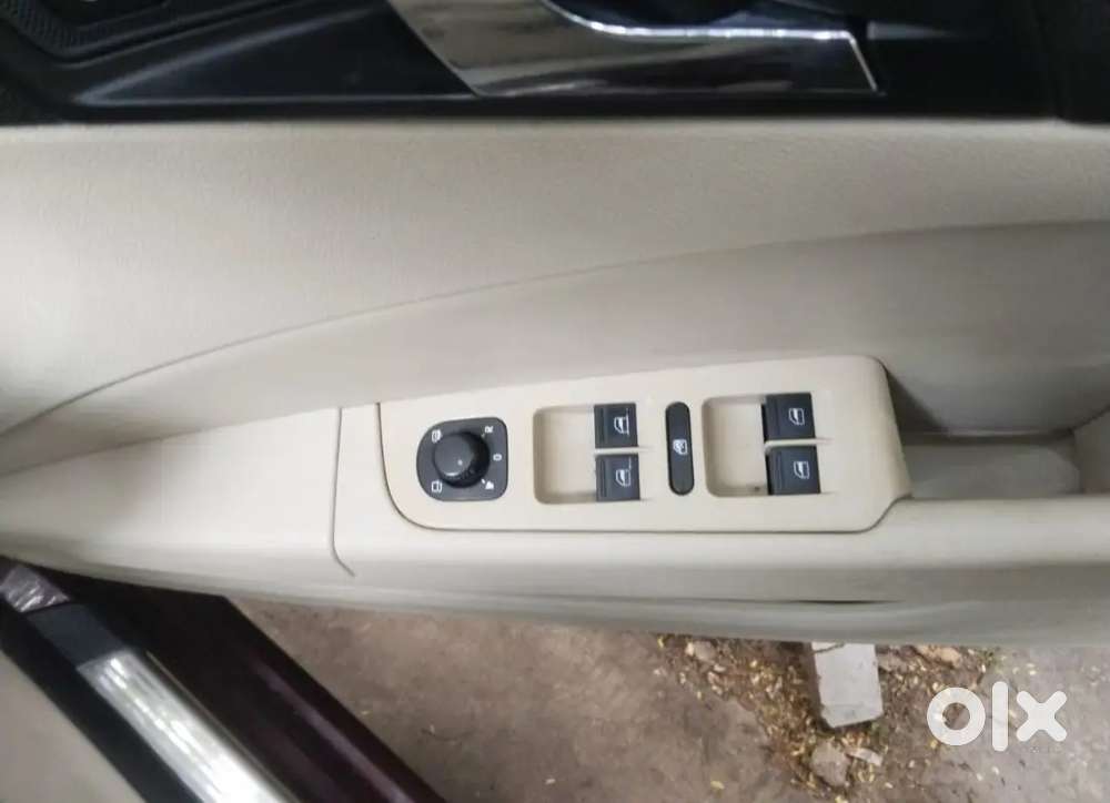 Skoda Superb Elegance 2.0 Tdi At2012 Diesel 135000 Km Driven