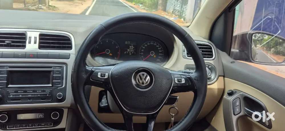 Volkswagen Vento Highline 2015