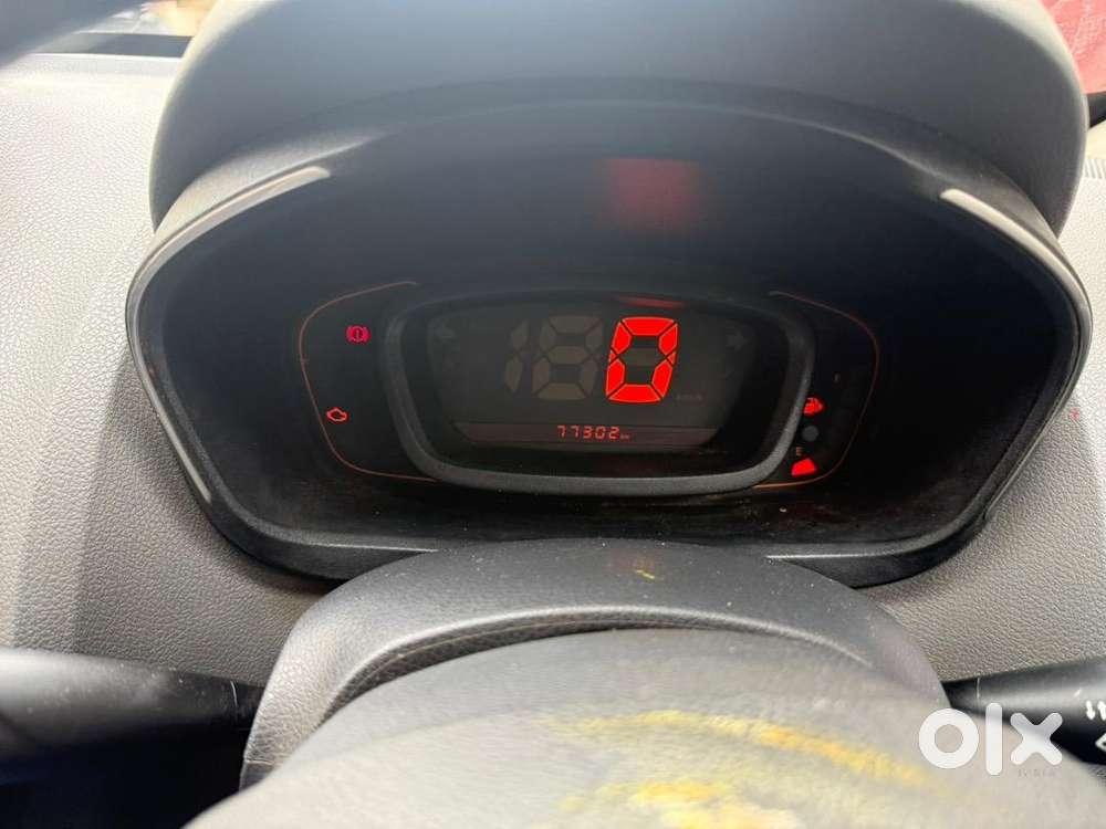 Renault Kwid 2016 Petrol Showroom History Maintained