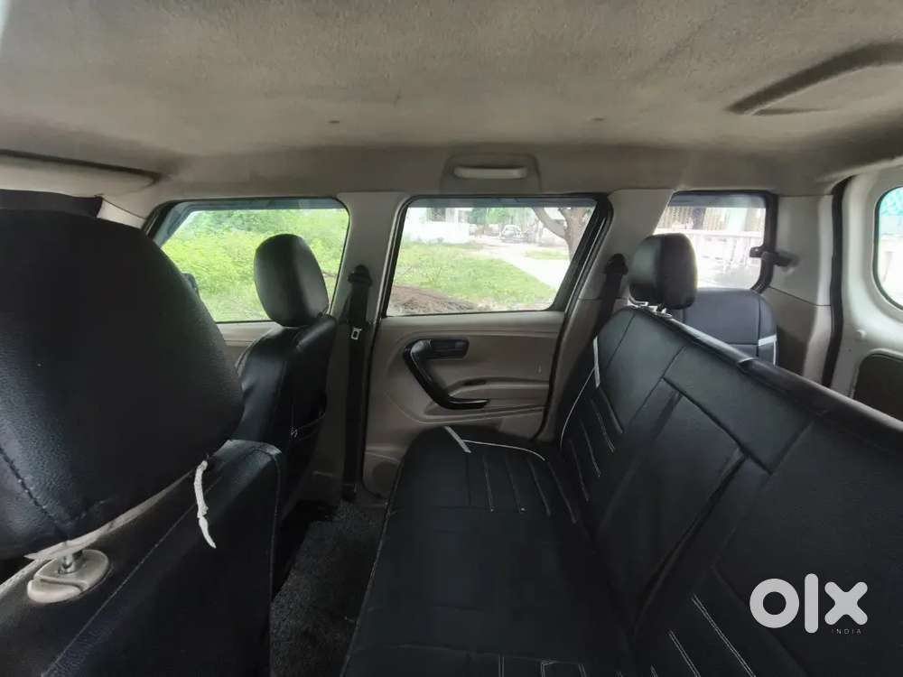 Mahindra Tuv 300 Plus 2018